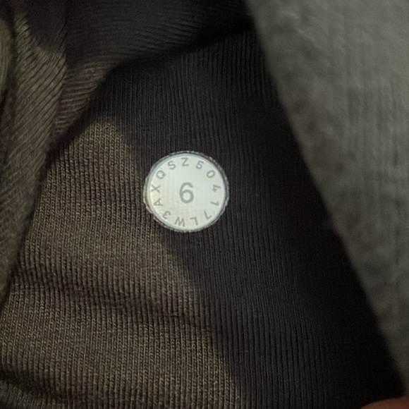 EUC Lululemon sweatshirt - Picture 4 of 5